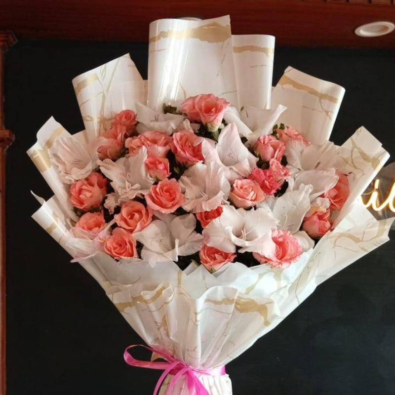 Premium Rose Bouquet Pink and white