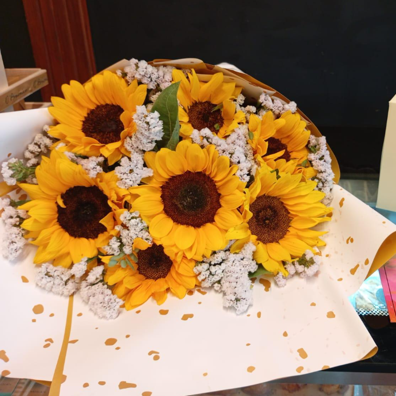 Premium 6 sunflower bouquet