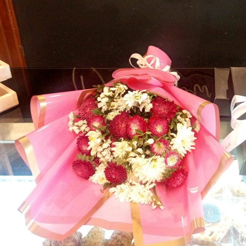 Premium Chrysanthemum pink and white